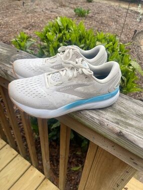 Brooks Ghost 16 Ivory Women’s Running Sneakers-Sz 8.5
